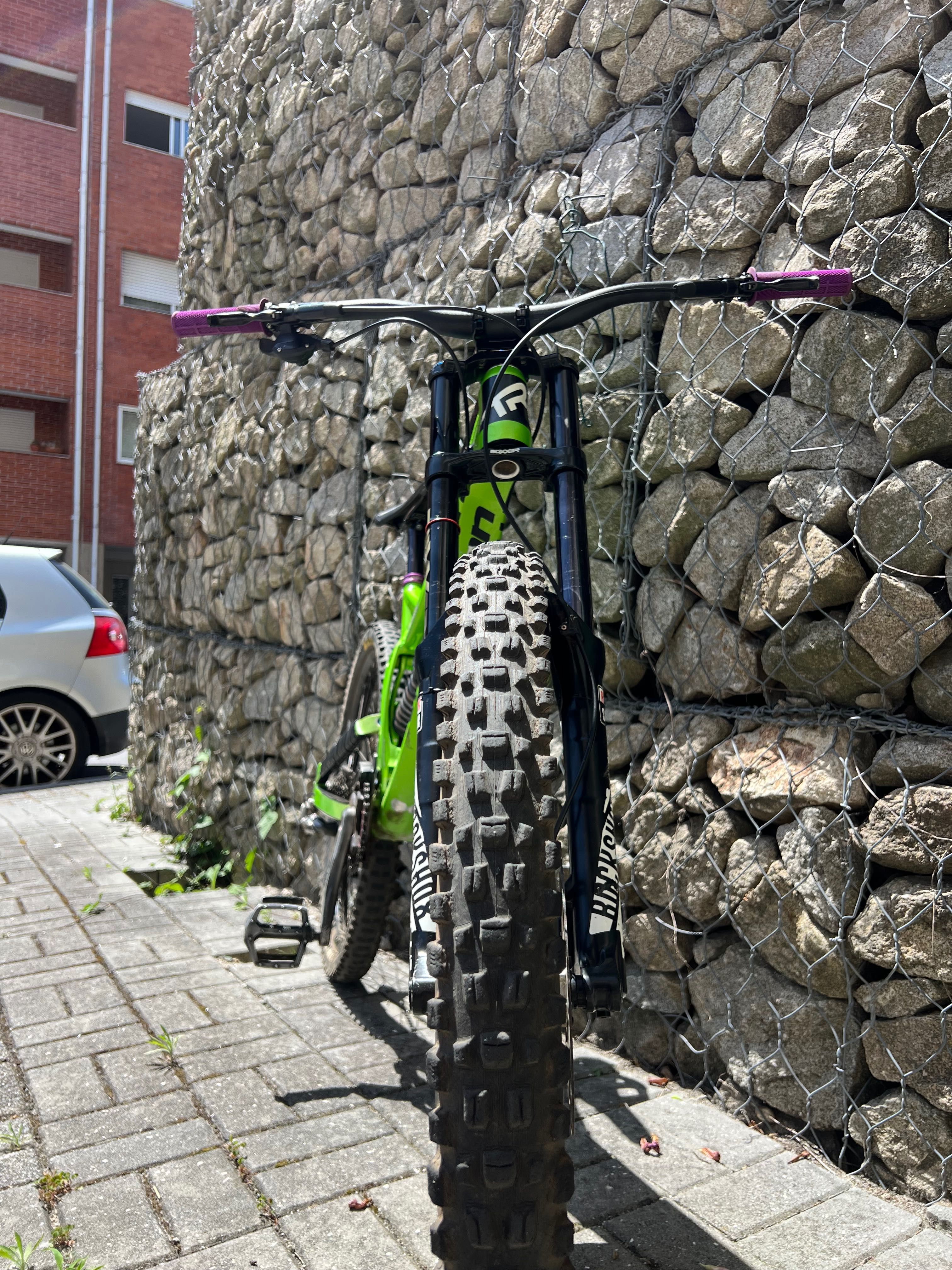 TRANSITION TR500  27.5 tamanho L Downhill