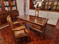 Secretaria madeira e cadeira