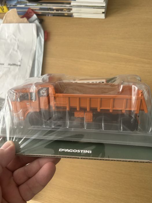 Tatra 813 S1 wywrotka kultowe ciężarówki PRL 1:43