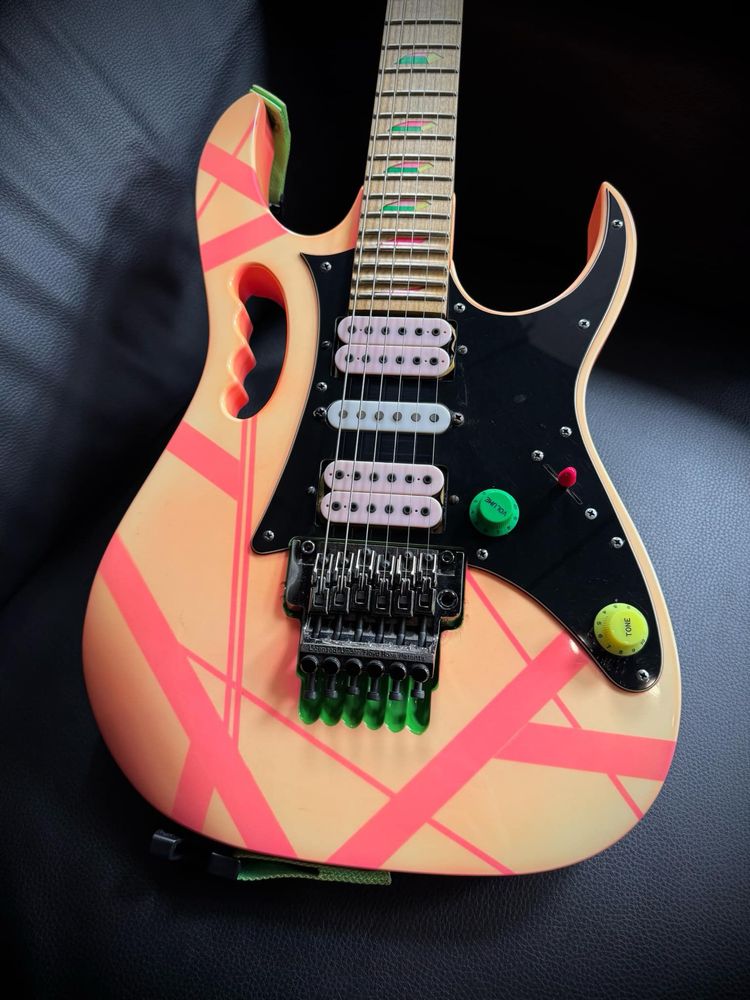 Ibanez JEM777sk 1988r. „Vai-Halen”