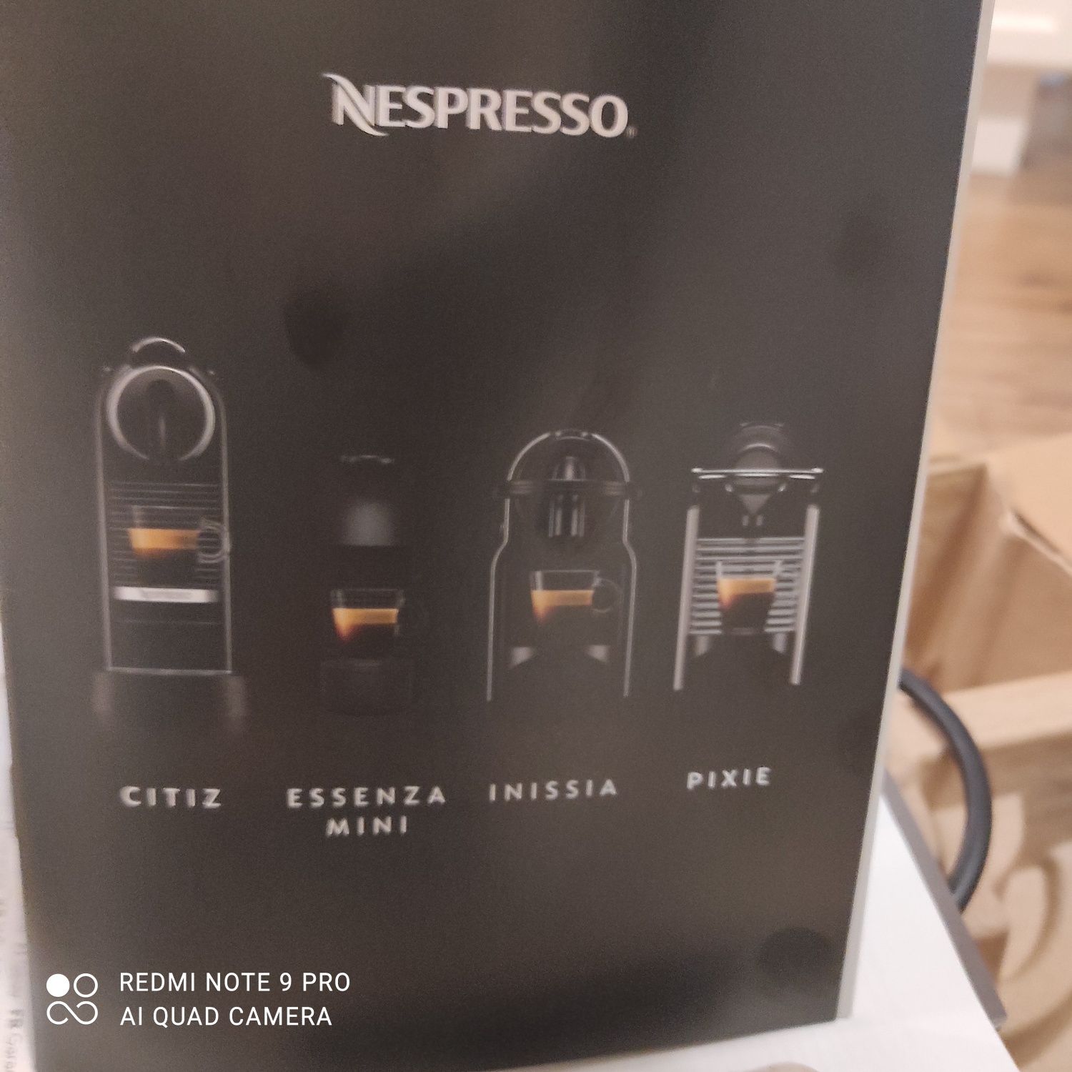 Nespresso Pixie titan