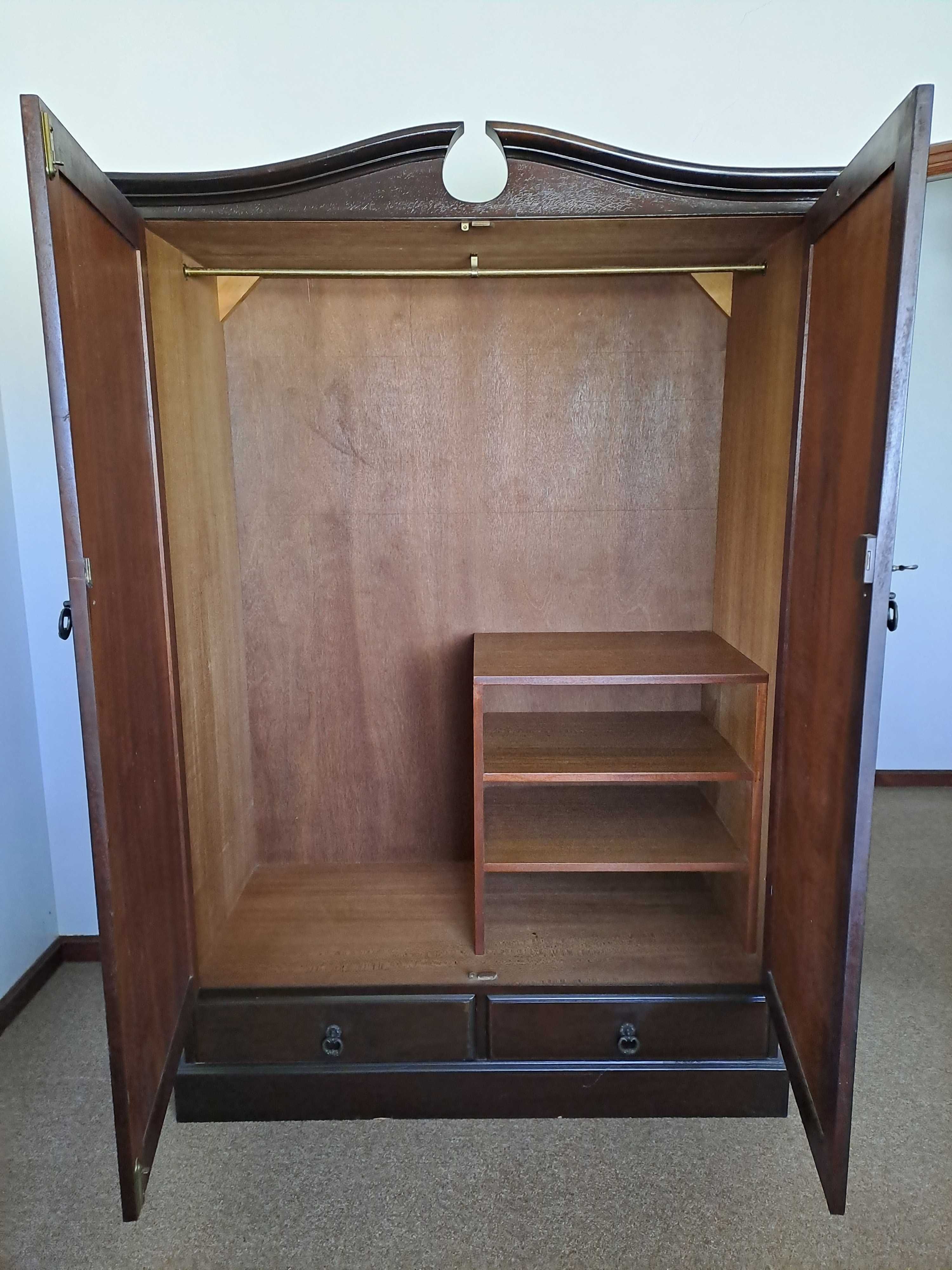 Roupeiros de Quarto