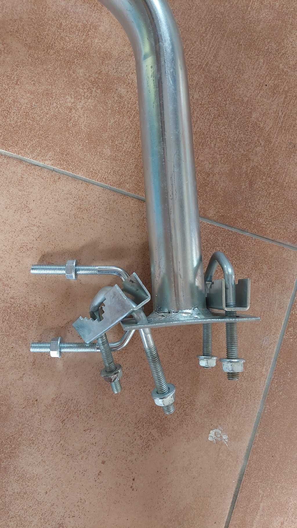 Uchwyt antenowy, stal nierdzewna, śr. 40mm, długość 300 mm, wys. 250mm