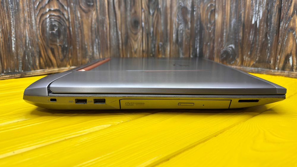 Стильний Геймерський Ноутбук Asus RoG G752VL /17 дюймів/GTX 965M 2 GB