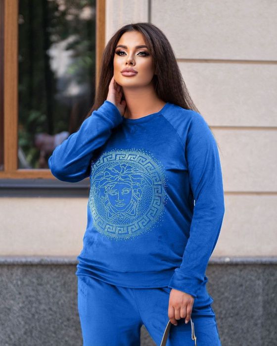 Стильный велюровый костюм с камнями батал всё 48-58