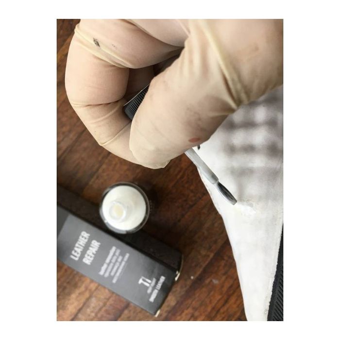 Korektor do farbowania skór obuwia Coccine khaki 10ml