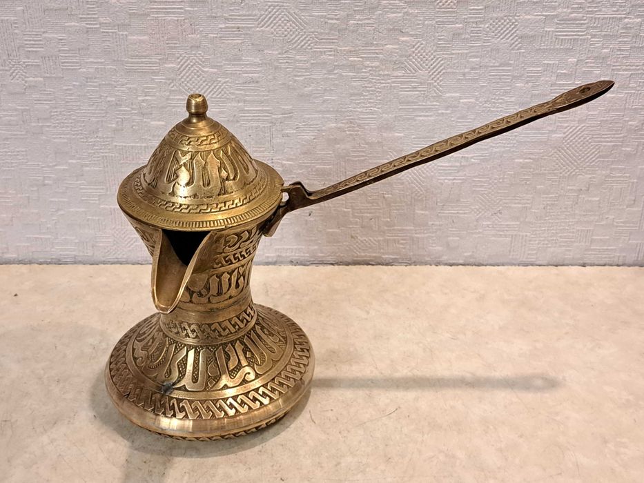 Бронзовая турка с орнаментом, джезва - Восток, ручная работа - латунь.