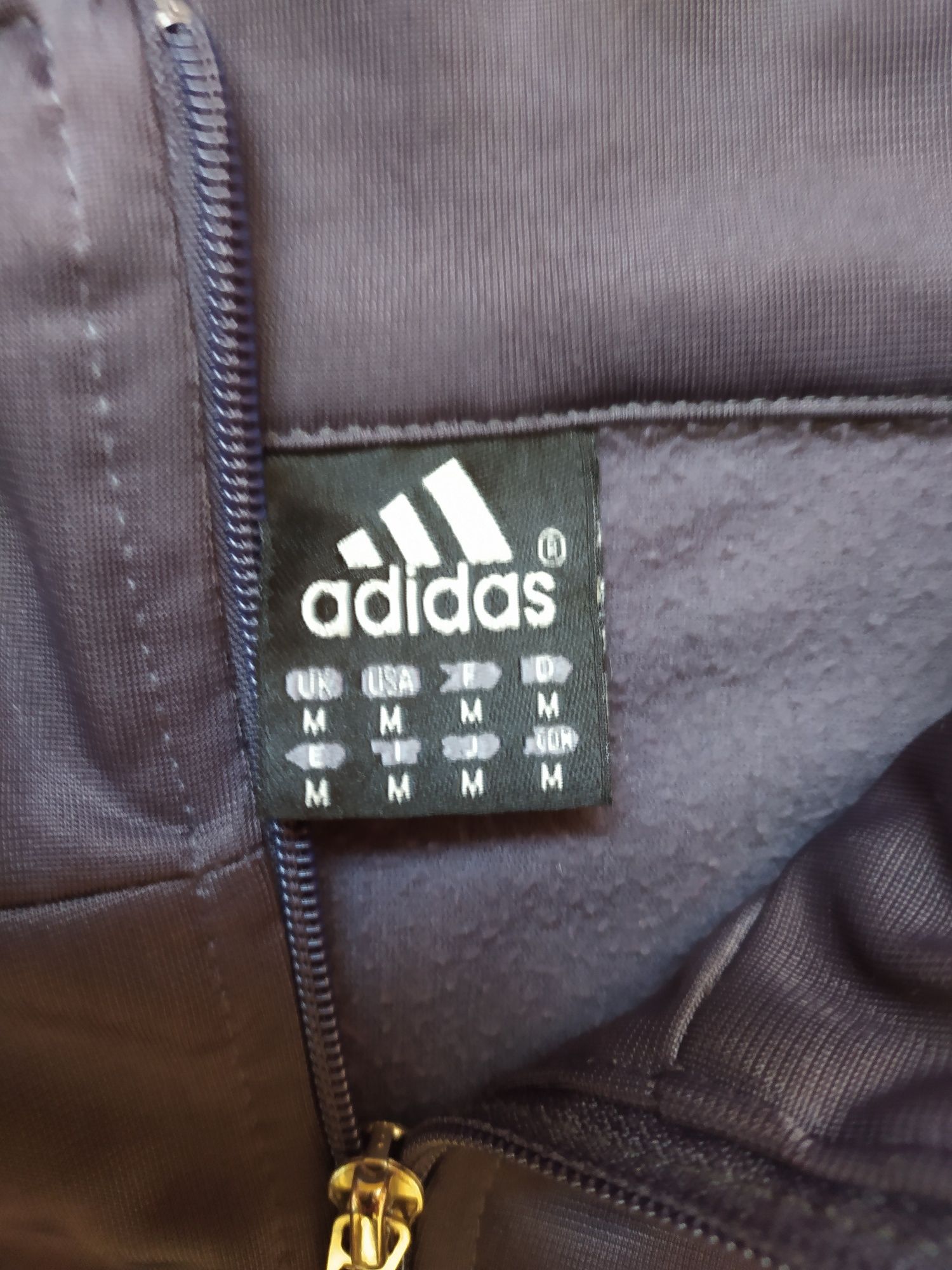 Adidas   спортивна кофта. Розмір М.