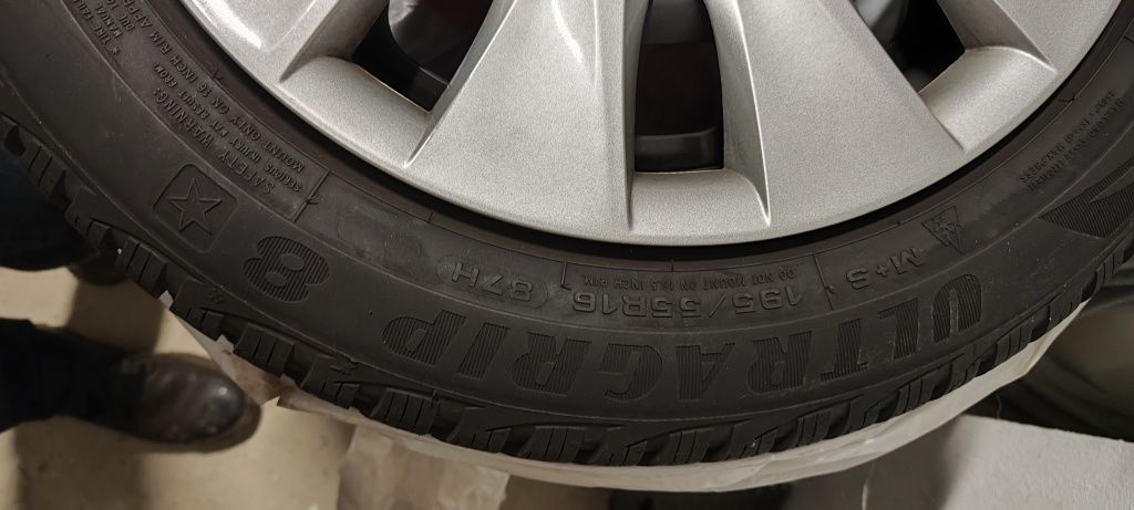 4 Jantes BMW 120d - 16'' com pneus de inverno Good Year