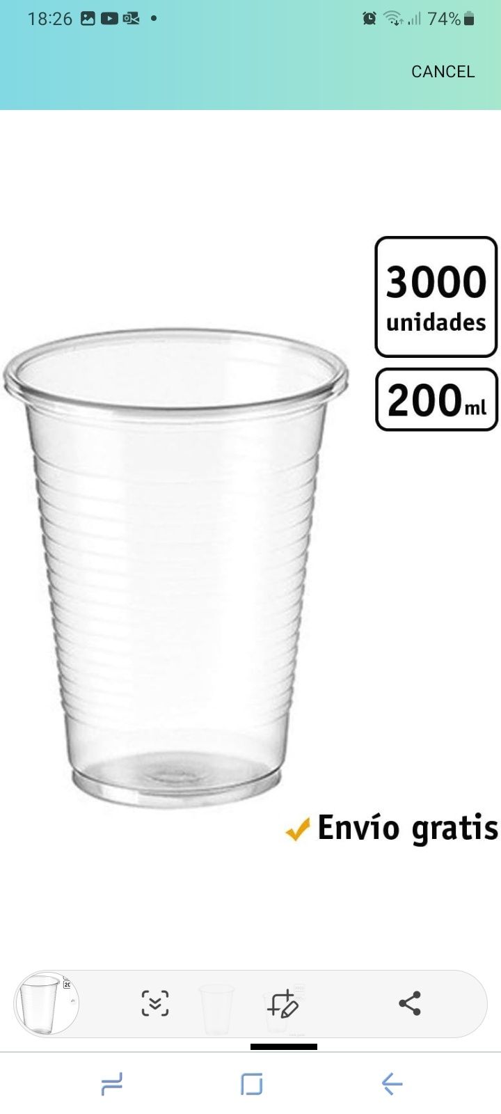 Copos de plástico para festas.