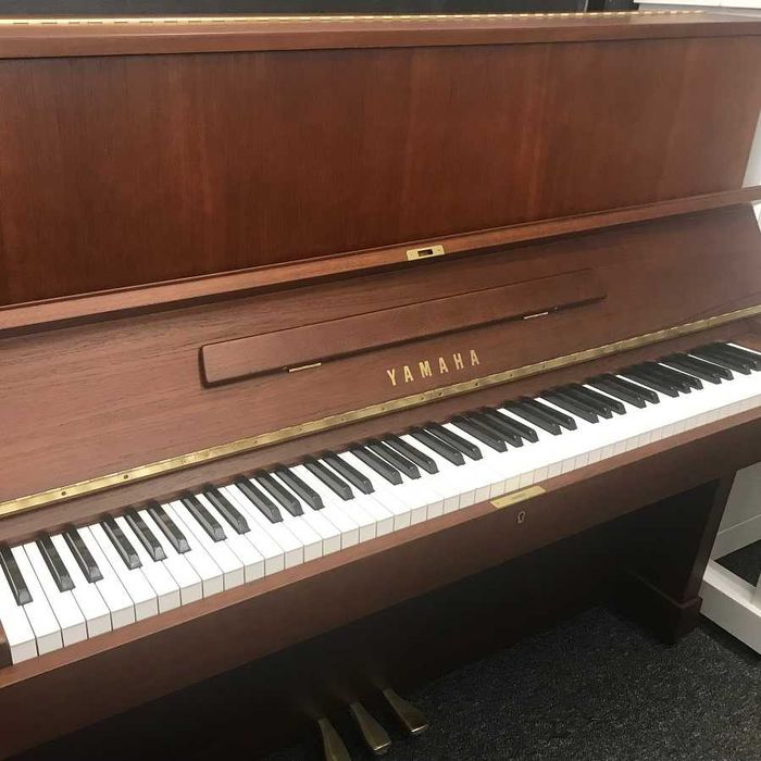 Pianino akustyczne Yamaha brązowe