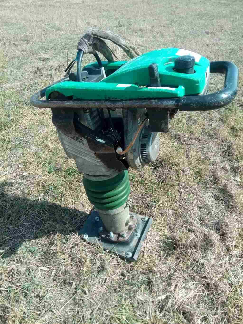 Wacker BS 600, stopa skoczek