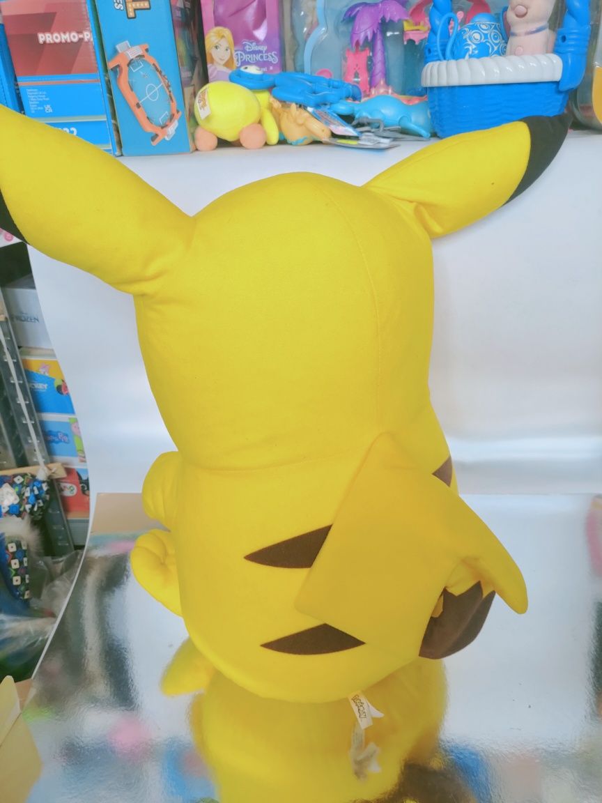 Pokemon Pikachuaskotka 60 cm Gigant