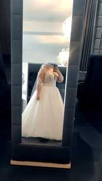 Piękna suknia ślubna ksiezniczka