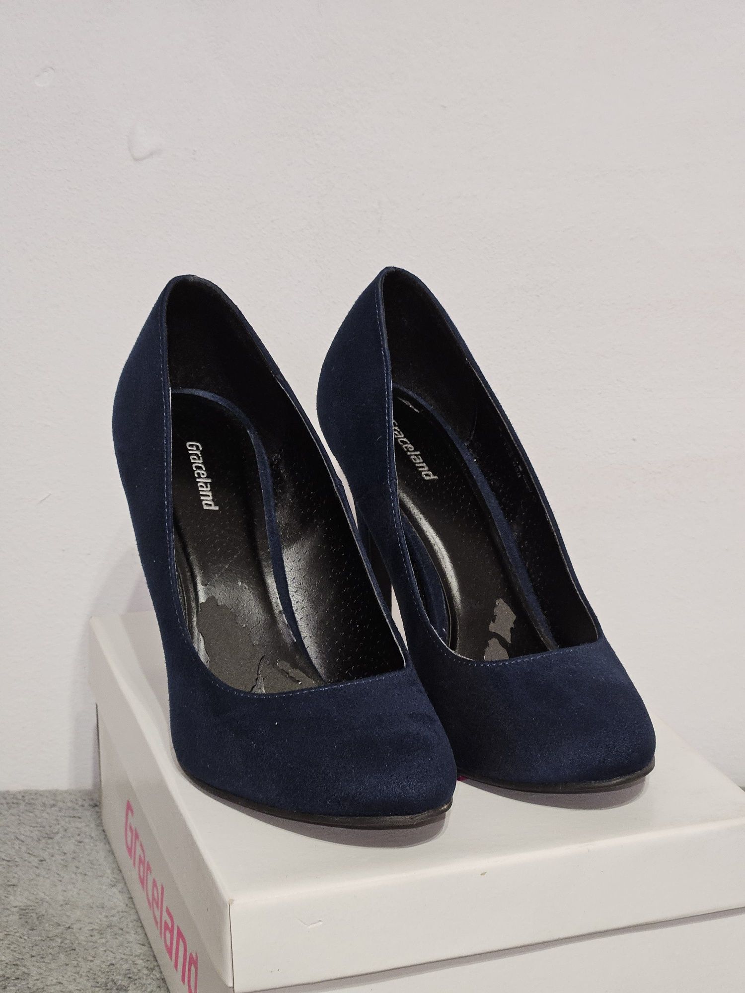 Buty na obcasie Graceland