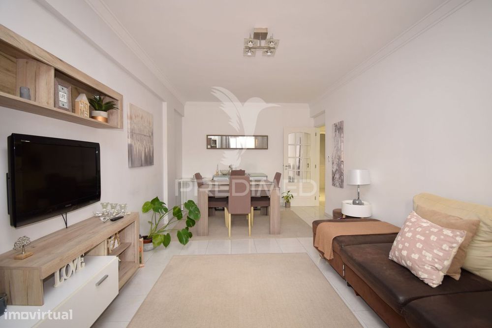 Magnifico T2 em muito bom estado com elevador perto do Tagus Park