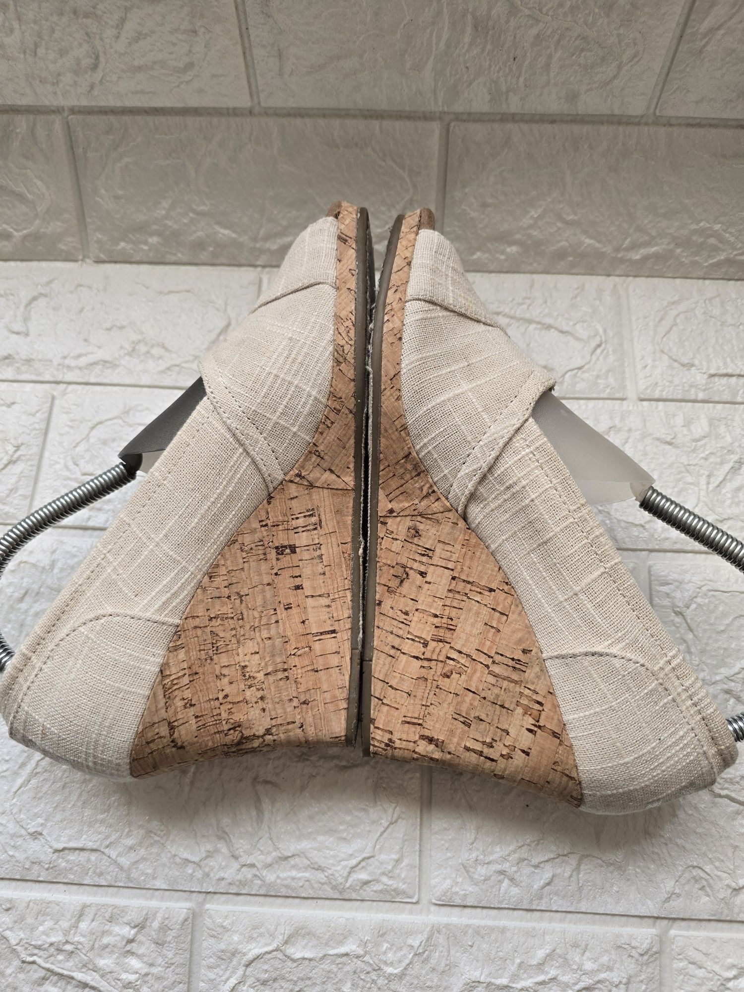 Toms koturna korek r.41