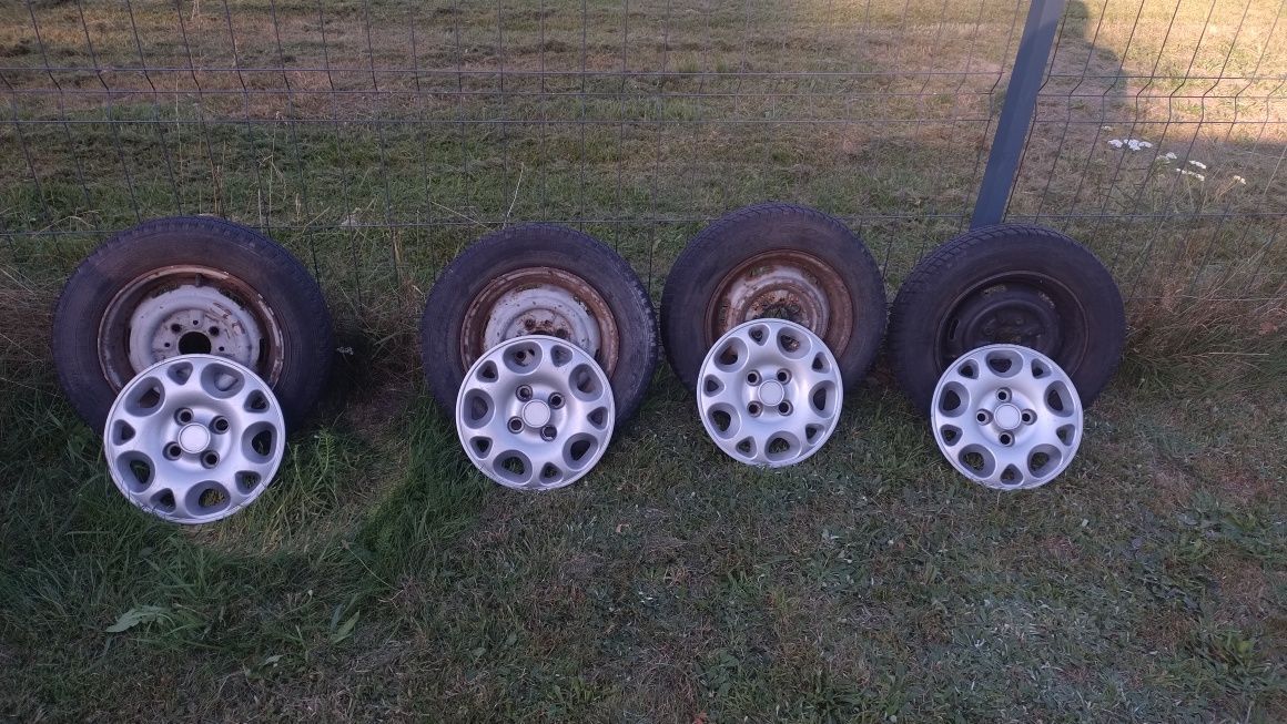 Felgi z oponami fiat 126p