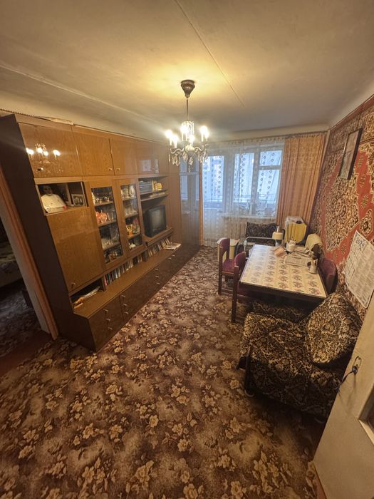 Продаж двух кімнатна квартира