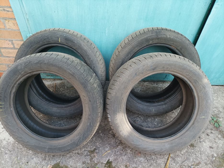 Продам зимову гуму Nokian 205/55 r16