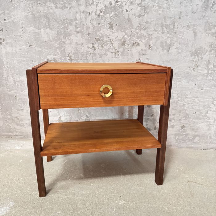 Komplet duńskich stolików nocnych z lat 60. – drewno tekowe
