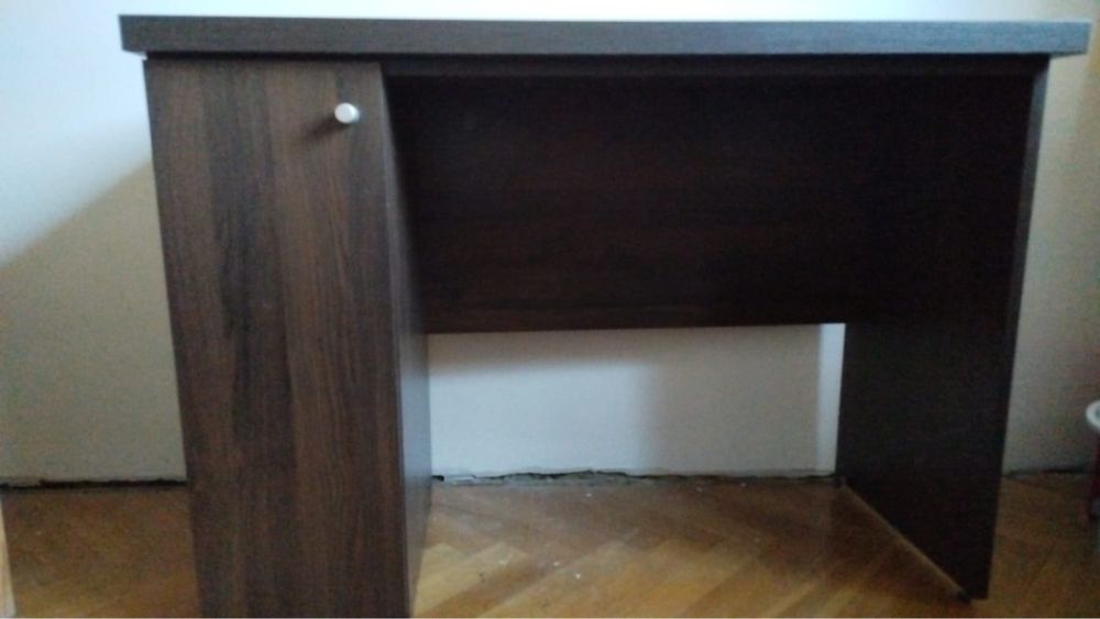 biurko z szafką