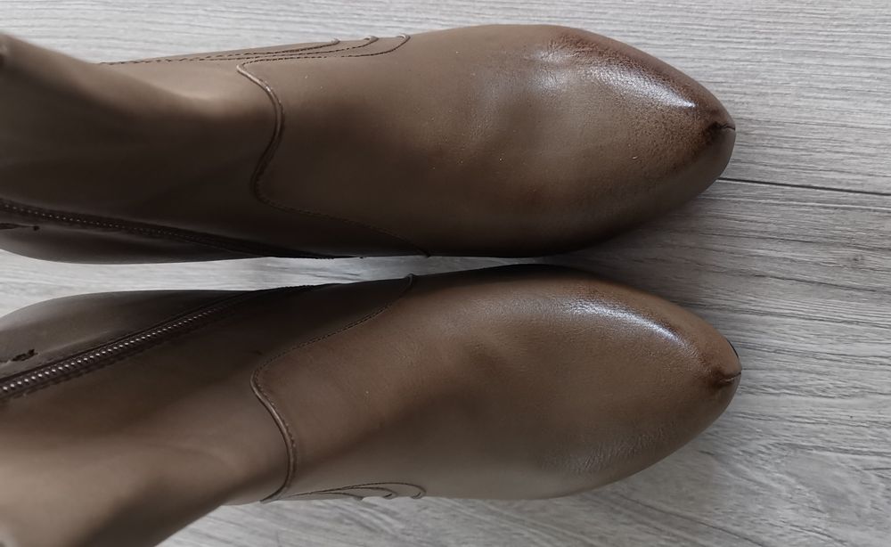 Botki beżowa na obcasie