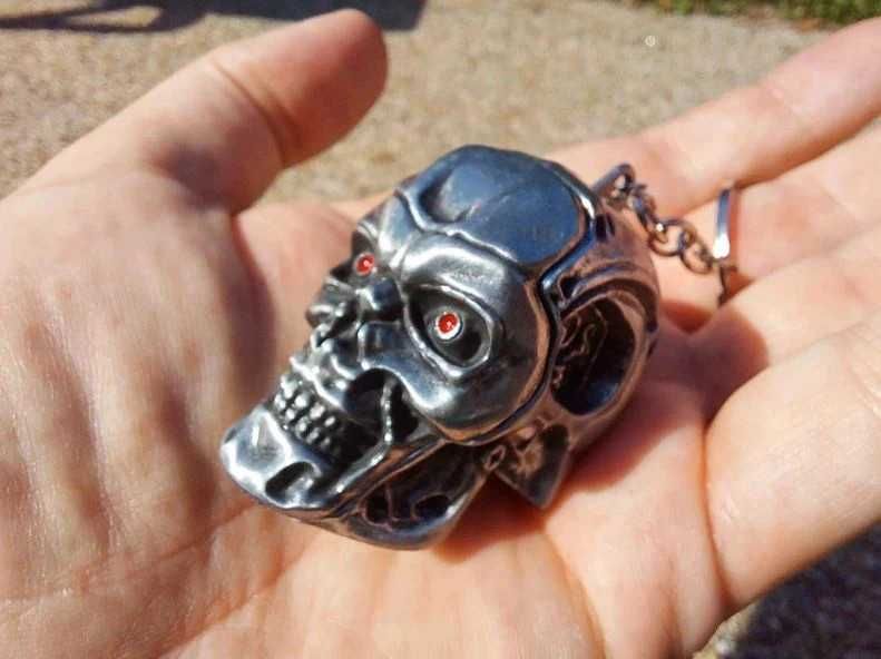Brelok z filmu Terminator, czaszka T-800, dobrze wyważona, detale, y2k