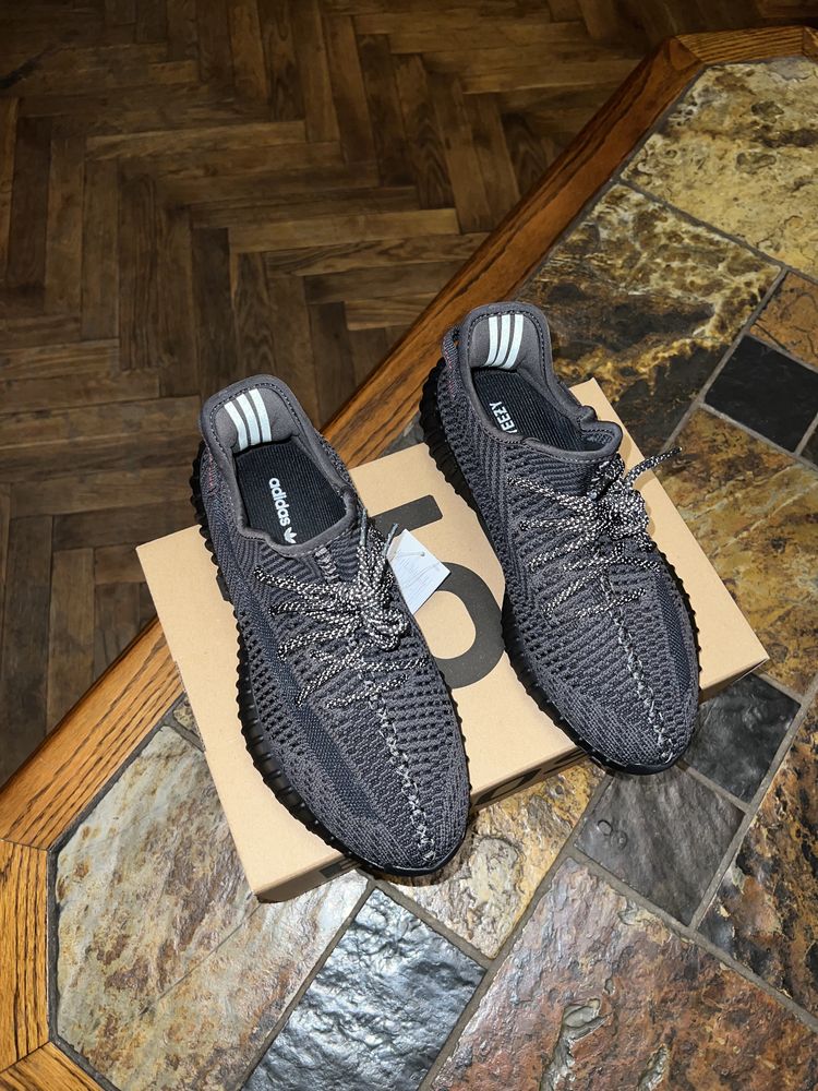 Adidas Yeezy Boost 350 V2 «Black Non-Reflective»