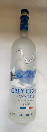 Бутылка из под водки Grey Goose 1 л для реквизита фотосессий