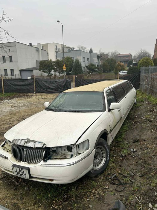 Limuzyna lincoln towncar w calości lub na części