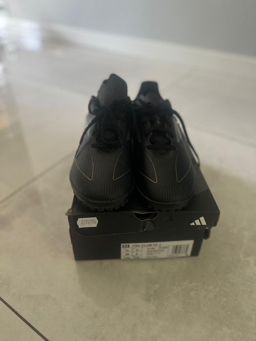 Adidas buty piłkarskie-korki 38