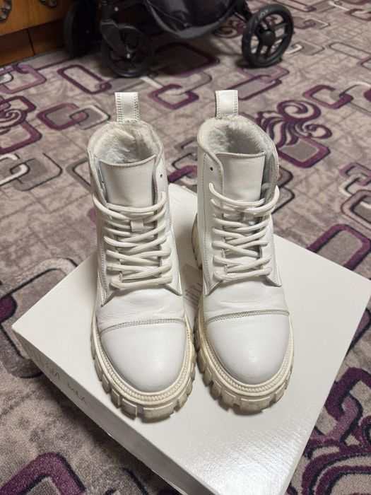 Стильні шкіряні ботінки