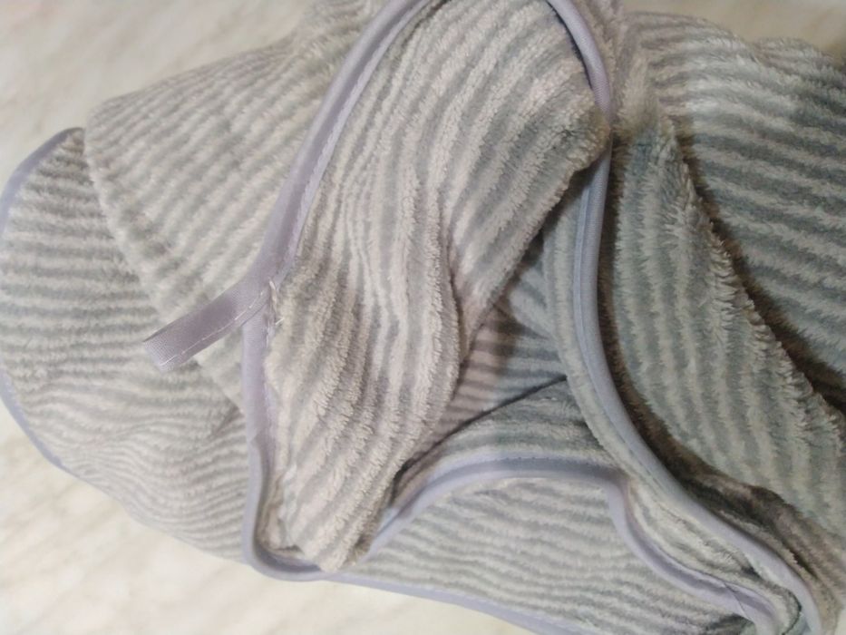 Світло-сірий рушник банний. Полотенце банное