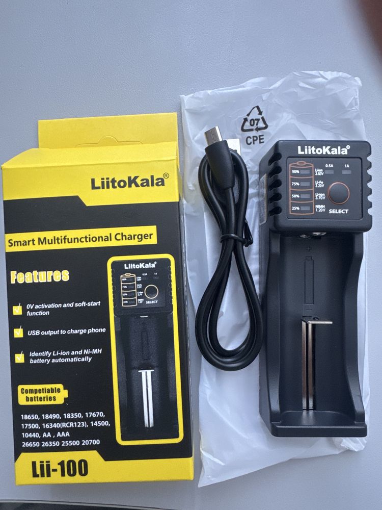 LiitoKala Lii-100 универсальное зарядное устройство