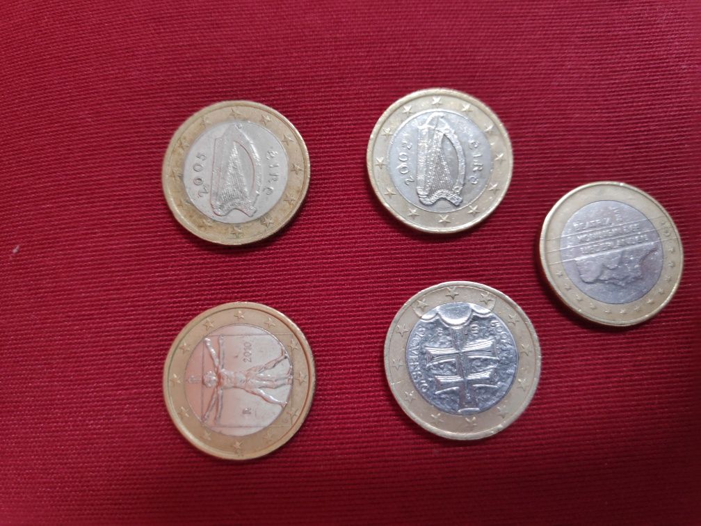 Moedas de escudos.