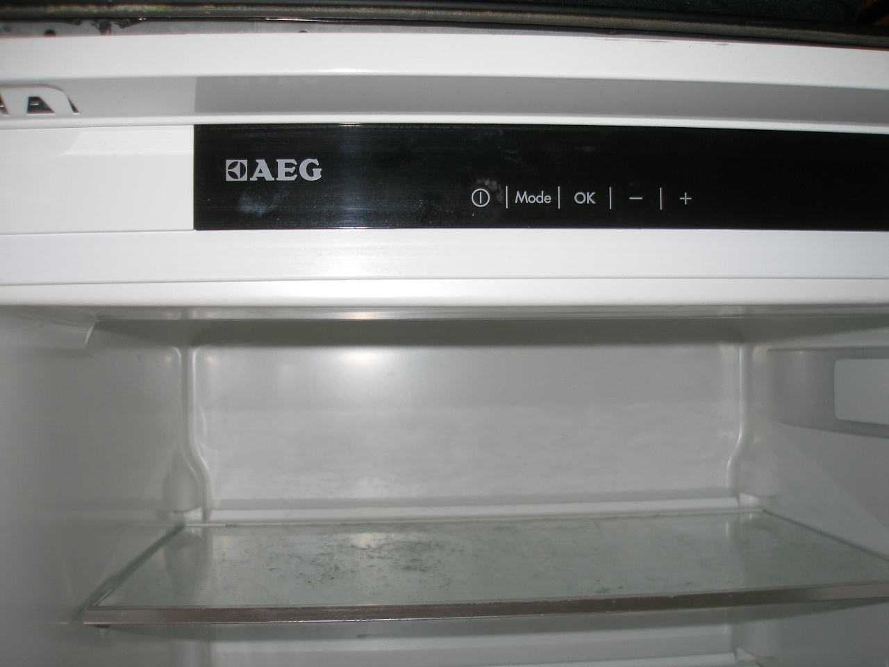 Холодильник AEG. Міні.