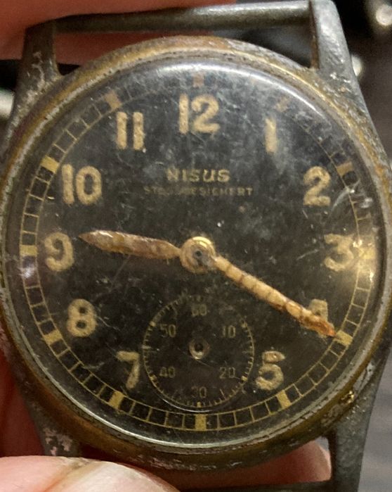 Часы наручные NISUS