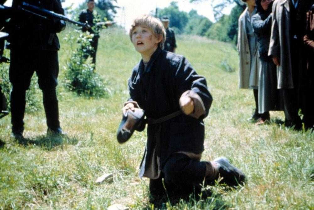 FILHOS DO MESMO DEUS (Haley Joel Osment/Willem Dafoe/Liam Hess)