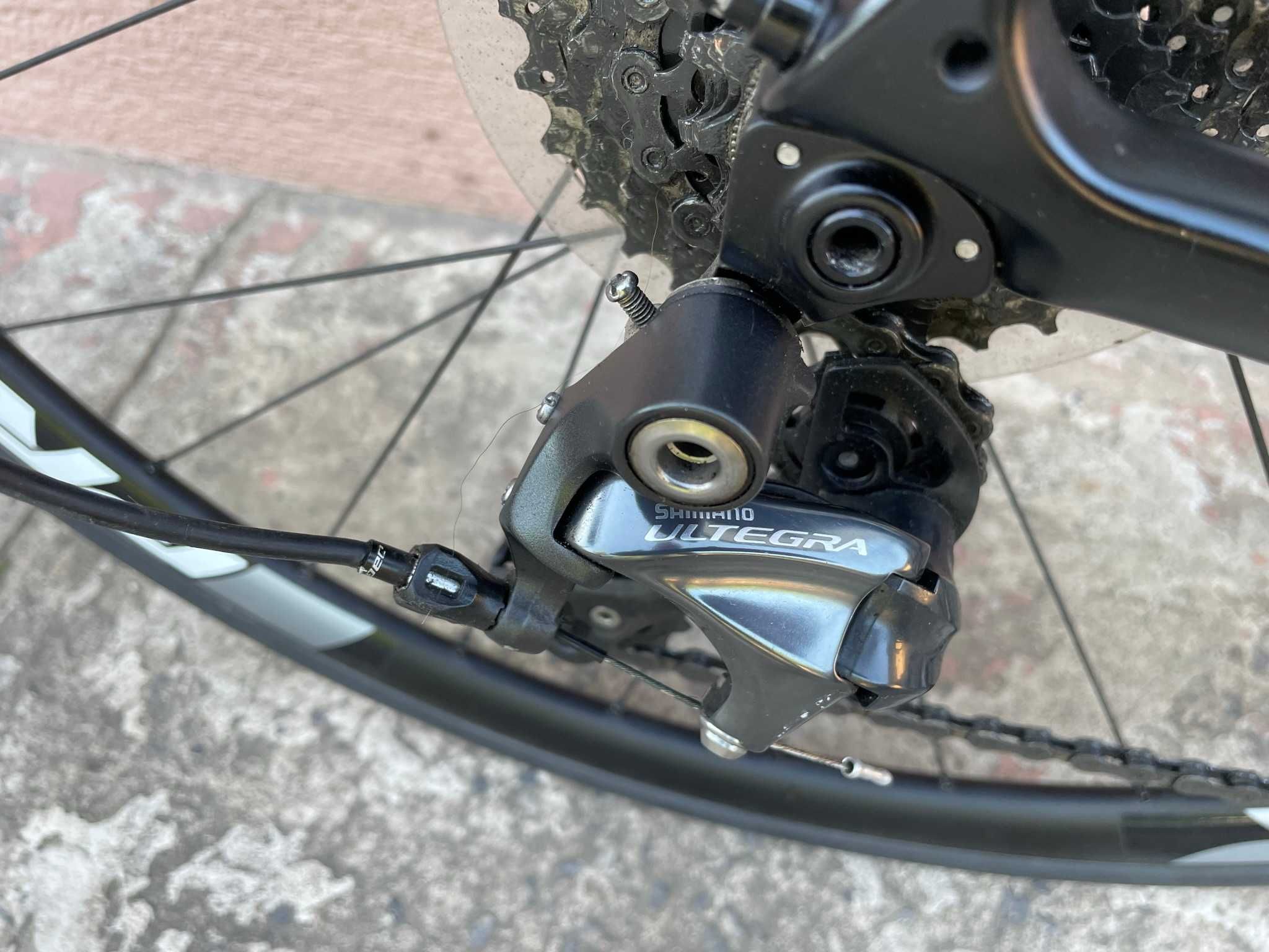 Rower szosowy full carbon Giant Defy Advanced, hydraulika, Ultegra