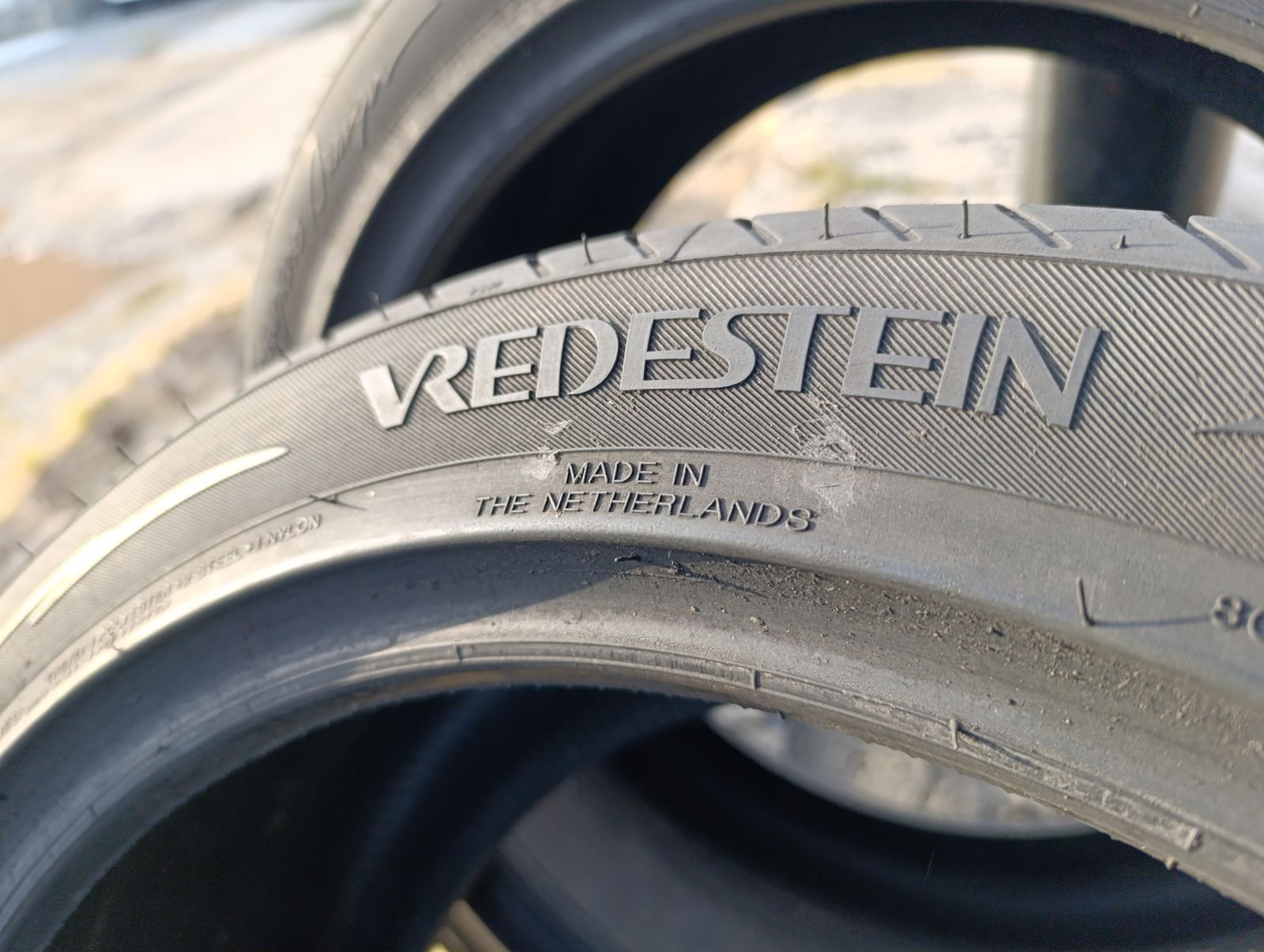 Літні шини Vredestein 245/40 R18 резина Р18