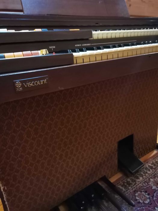 Órgão musical marca Viscount