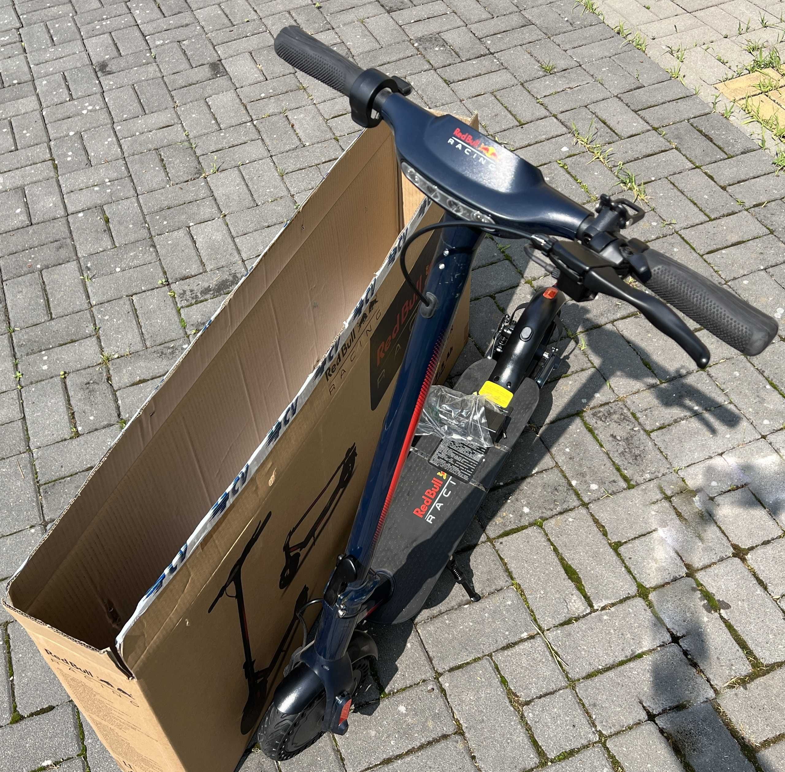 Hulajnoga Red Bull Racing 8,5 cala