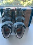 Sandália da marca DDStep (calçado respeitador / barefoot)