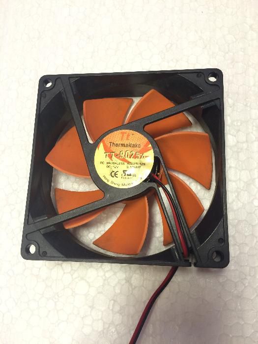 Fan / ventoinha para PC (Thermaltake e Noiseblocker)