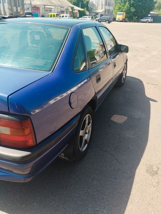 Пролам машину Опель вектор а 95 року