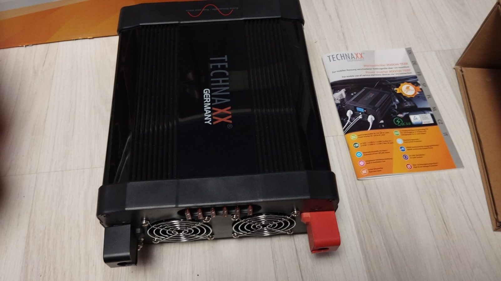 Інвертор Technaxx Deutschland Wechselrichter 2000W TE22
Новий, тільки