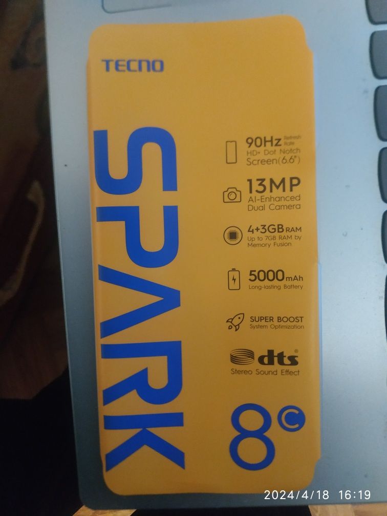 Продам телефон Tecno Spark 8C (KG5K) 4+3/128 gb