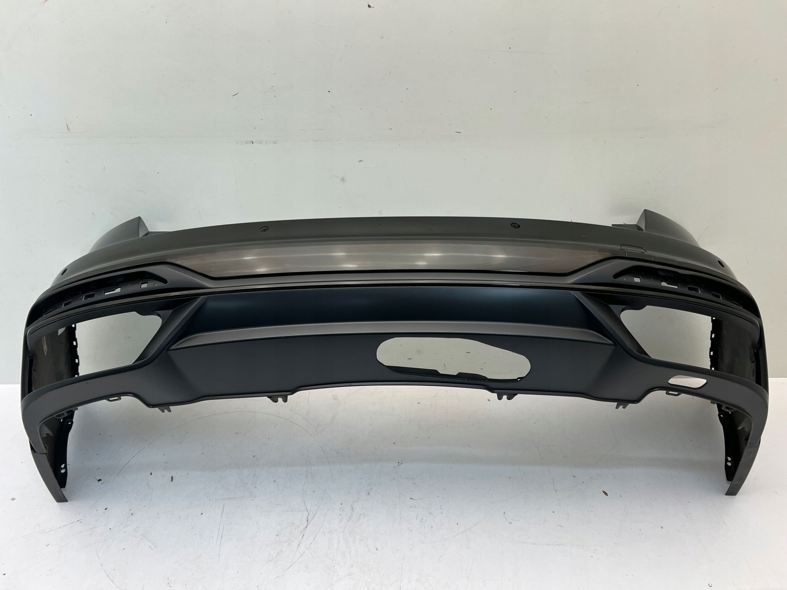 Audi A4 B9 8W9 s line Lift Kombi Avant Zderzak Tylny tył 4xPDC 19