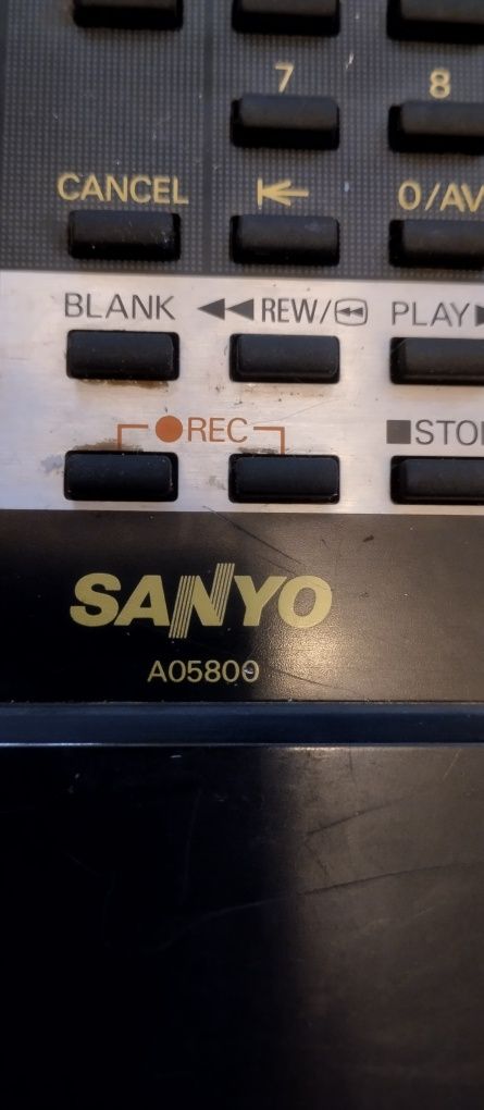 Oryginalny pilot do magnetowidu Sanyo A05800